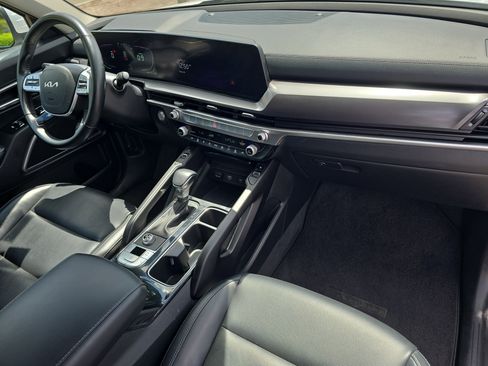 Certified 2025 Kia Telluride S image 12