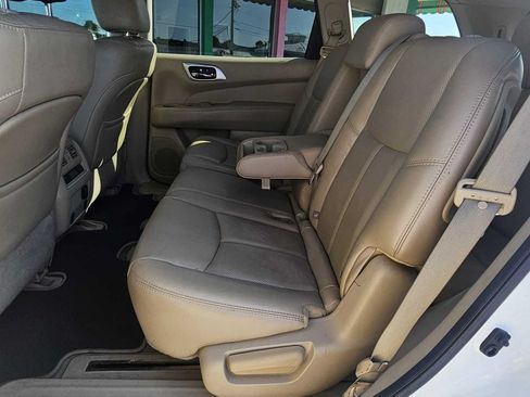Used 2014 Nissan Pathfinder Platinum FWD image 22
