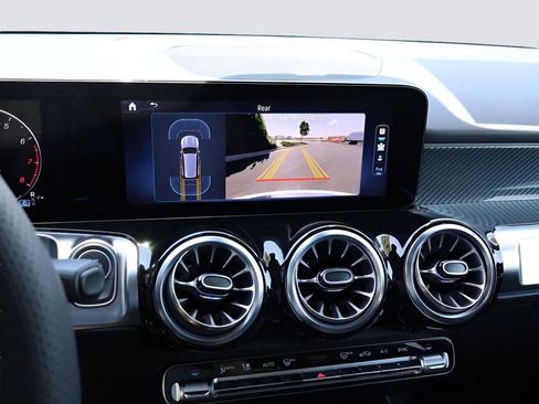 Certified 2025 Mercedes-Benz GLB 250 GLB 250 image 25