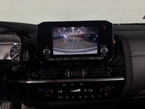 Used 2025 Nissan Pathfinder SV FWD image 16