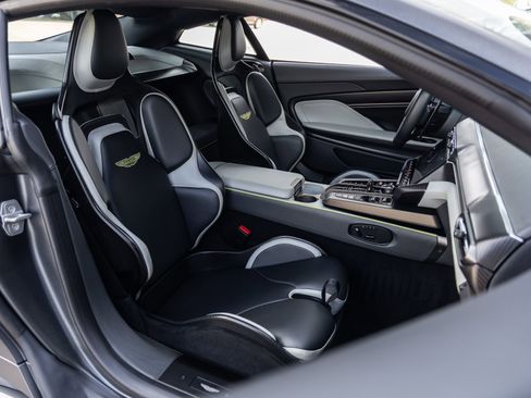 Used 2025 Aston Martin Vanquish image 62