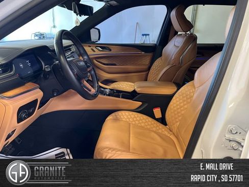 Used 2021 Jeep Grand Cherokee L Summit AWD/4WD image 9