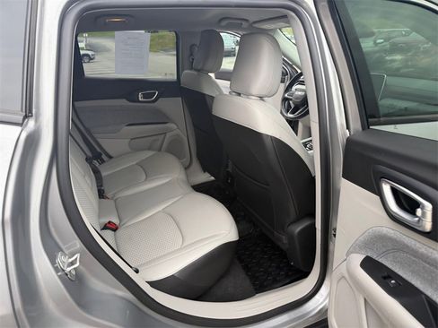 Used 2022 Jeep Compass Latitude w/ Convenience Group image 27