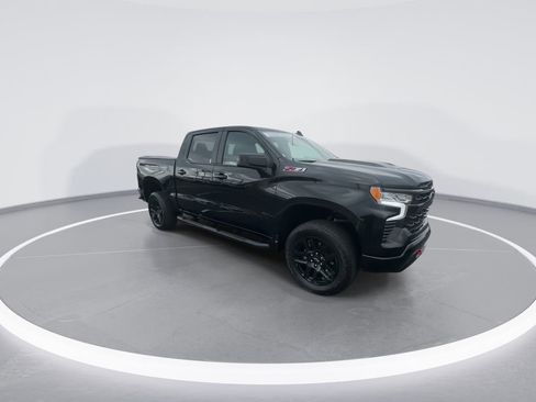 Used 2025 Chevrolet Silverado 1500 LT Trail Boss AWD/4WD image 2