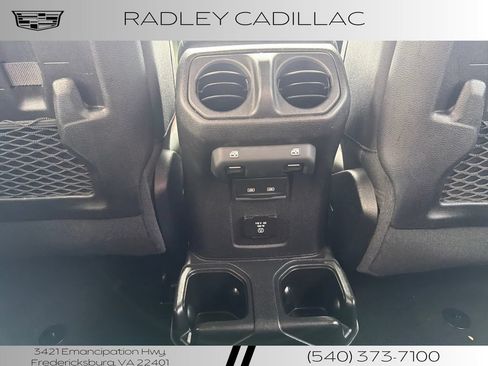 Used 2021 Jeep Wrangler Unlimited Rubicon w/ Cold Weather Group AWD/4WD image 13
