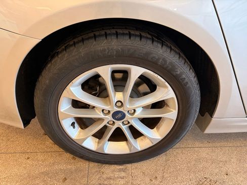 Used 2019 Ford Fusion SE image 37