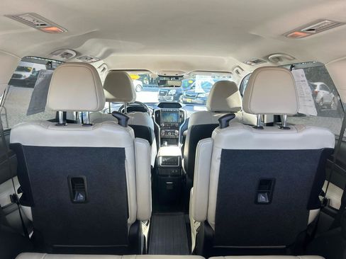 Used 2022 Subaru Ascent Limited AWD/4WD image 28