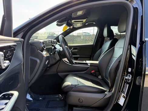 Used 2023 Mercedes-Benz GLC 300 4MATIC image 28