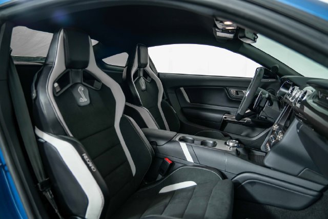 Used 2020 Ford Mustang Shelby GT500 w/ Carbon Fiber Track Pack RWD image 26