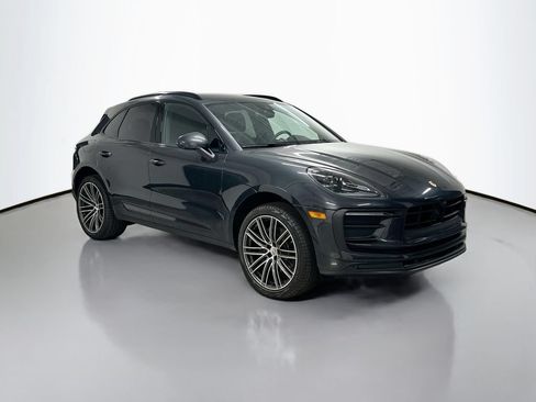 Certified 2025 Porsche Macan AWD/4WD image 7