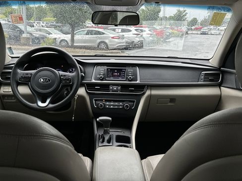Used 2017 Kia Optima LX FWD image 21