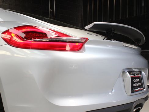 Used 2015 Porsche Cayman image 12