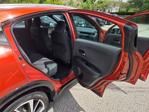 Used 2019 Honda HR-V Sport image 12