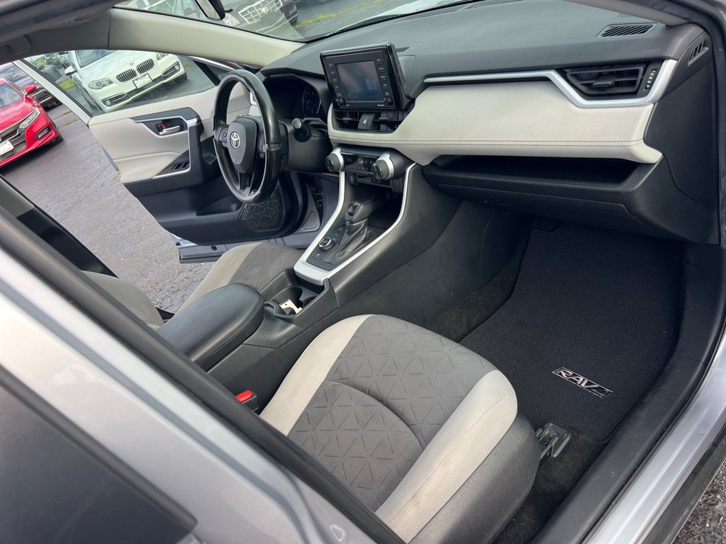 Used 2021 Toyota RAV4 XLE AWD/4WD image 20