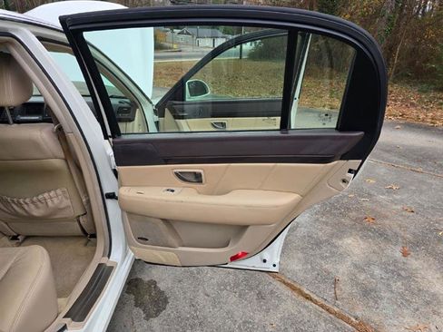 Used 2007 Kia Amanti w/ Leather Pkg image 20