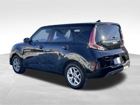 Used 2023 Kia Soul LX w/ LX Technology Package FWD image 4