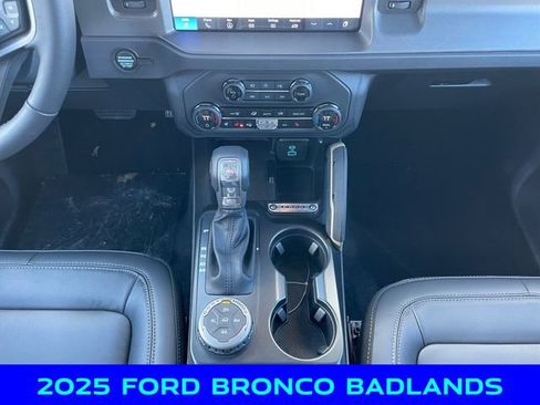 New 2025 Ford Bronco Badlands image 11