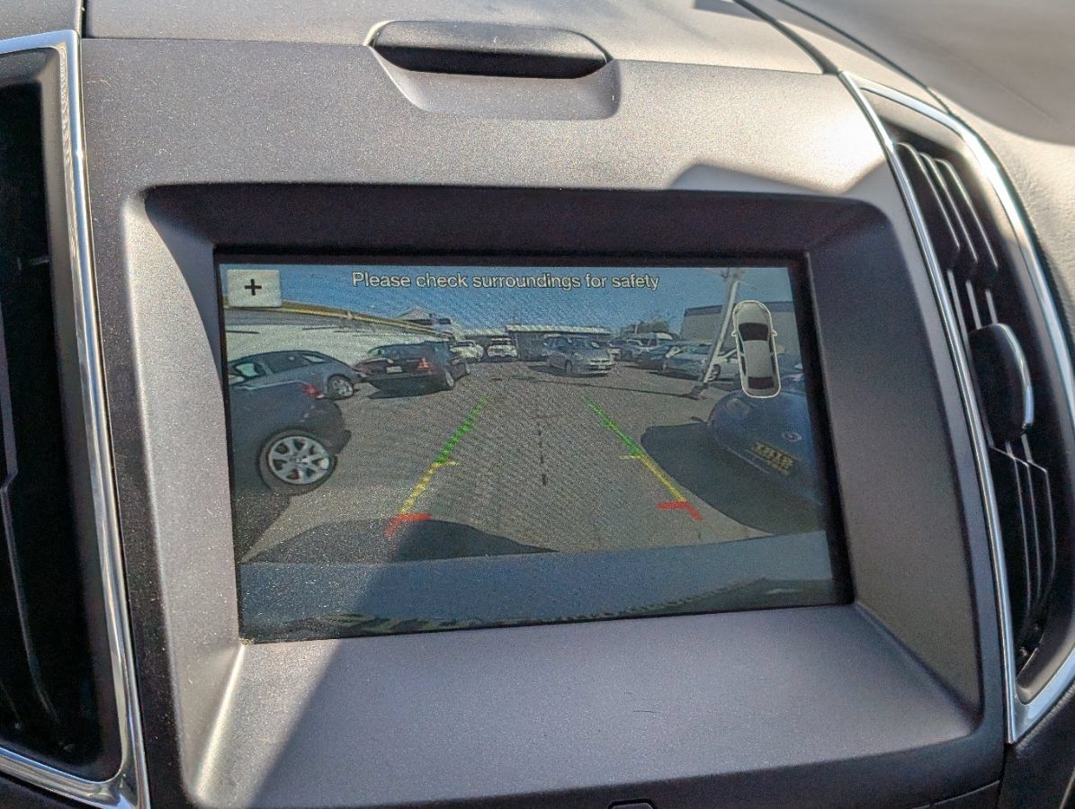 Used 2017 Ford Edge Titanium w/ Equipment Group 301A AWD/4WD image 27