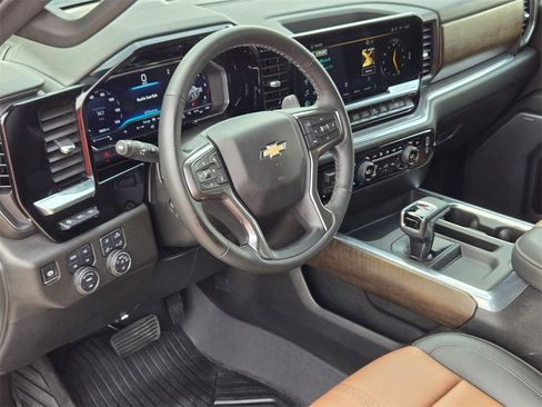 Used 2024 Chevrolet Silverado 1500 High Country w/ Technology Package image 10