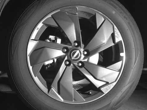 Used 2025 Nissan Rogue SV image 12