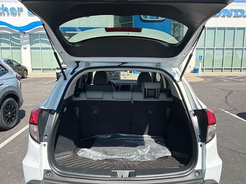 Used 2022 Honda HR-V LX image 8