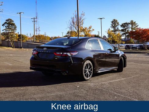 Used 2024 Toyota Camry SE image 8