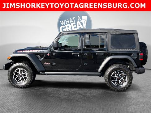 Used 2025 Jeep Wrangler Unlimited Rubicon w/ Convenience Group image 7
