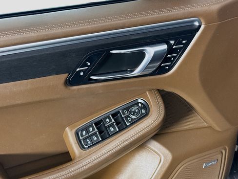 Used 2018 Porsche Macan GTS image 23