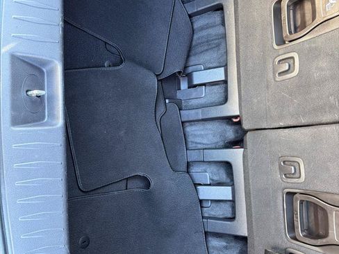 Used 2022 Kia Carnival LX FWD image 28
