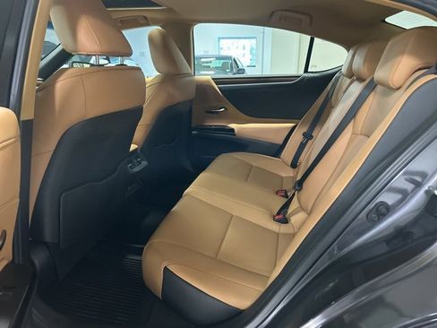 Used 2025 Lexus ES 350 w/ Premium Package image 23