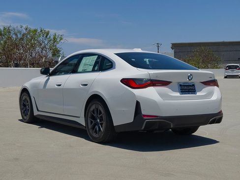 New 2026 BMW i4 eDrive40 w/ Parking Assistance Package RWD image 17