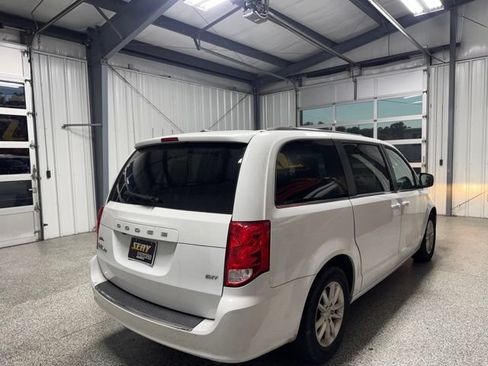 Used 2018 Dodge Grand Caravan SXT FWD image 10