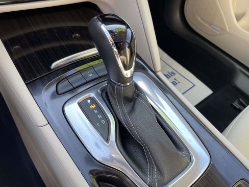 Used 2019 Buick Regal Essence w/ Driver Confidence Package I image 23