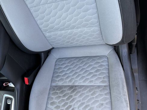 Certified 2018 Chevrolet Equinox LT FWD image 8