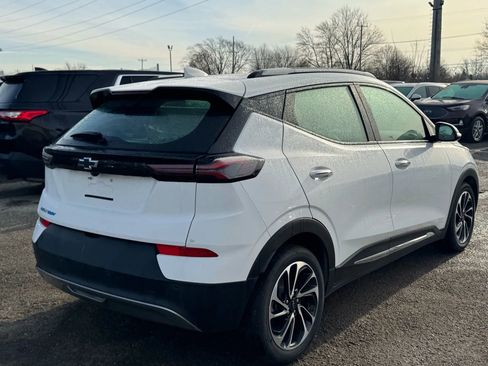 Used 2022 Chevrolet Bolt EUV Premier w/ Sun & Sound Package image 5