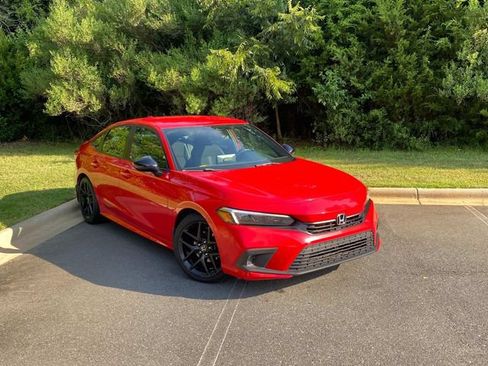 Used 2022 Honda Civic Sport image 1