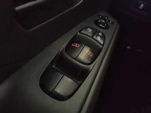 Used 2021 Nissan Kicks S FWD image 27