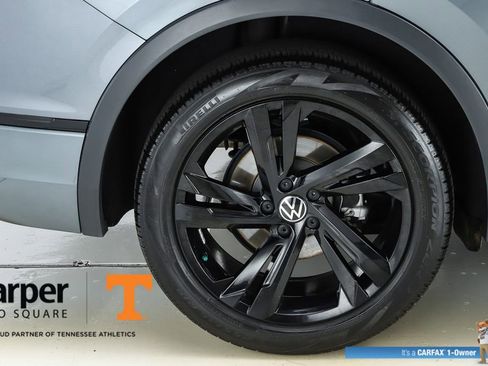Used 2023 Volkswagen Tiguan SE R-Line image 13