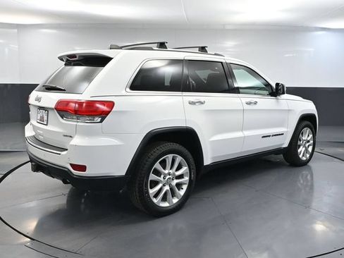 Used 2017 Jeep Grand Cherokee Limited w/ Trailer Tow Group IV AWD/4WD image 4