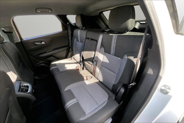 Used 2025 Chevrolet Blazer LT FWD image 26