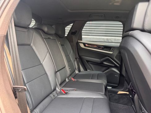 Certified 2026 Porsche Cayenne S AWD/4WD image 21