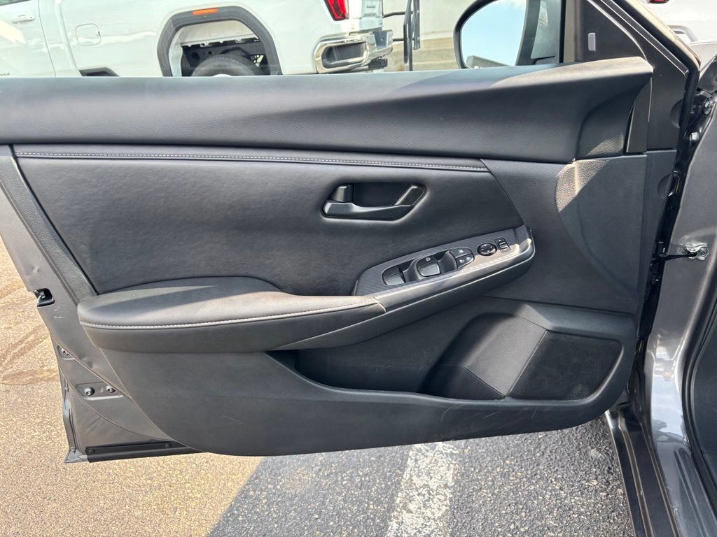 Used 2025 Nissan Sentra S FWD image 11