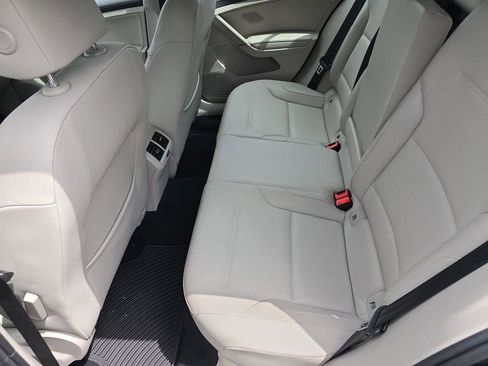 Used 2015 Volkswagen Golf TDI SE FWD image 15