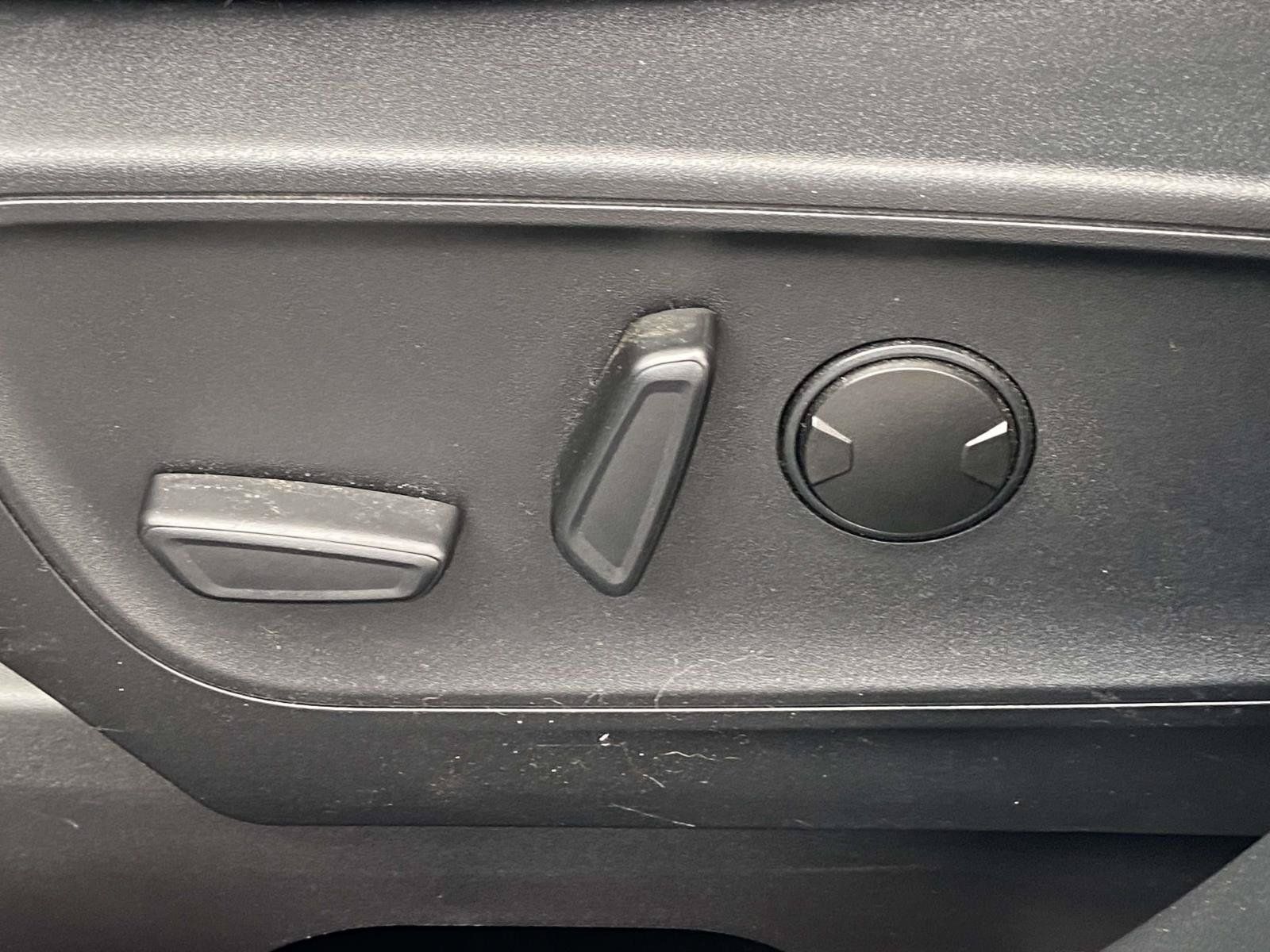 Used 2024 Ford Escape ST-Line w/ Tech Pack #1 FWD image 17