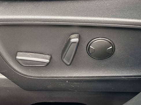 Used 2024 Ford Escape ST-Line w/ Tech Pack #1 FWD image 17