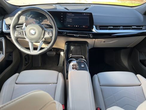 Used 2025 BMW X2 xDrive28i w/ Technology Package image 25