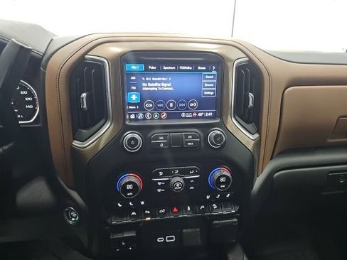 Used 2022 Chevrolet Silverado 1500 High Country w/ Technology Package image 26