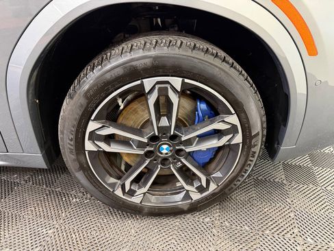 Used 2025 BMW X2 xDrive28i w/ M Sport Package AWD/4WD image 21