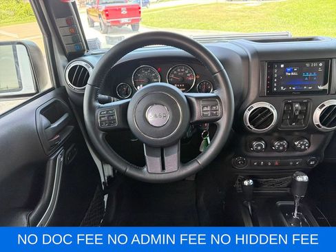 Used 2017 Jeep Wrangler Unlimited Rubicon AWD/4WD image 15