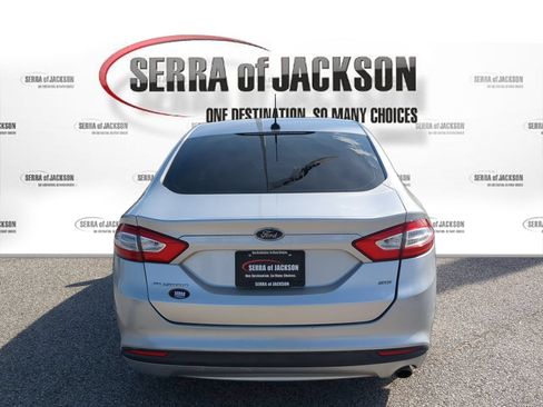 Used 2014 Ford Fusion SE FWD image 6